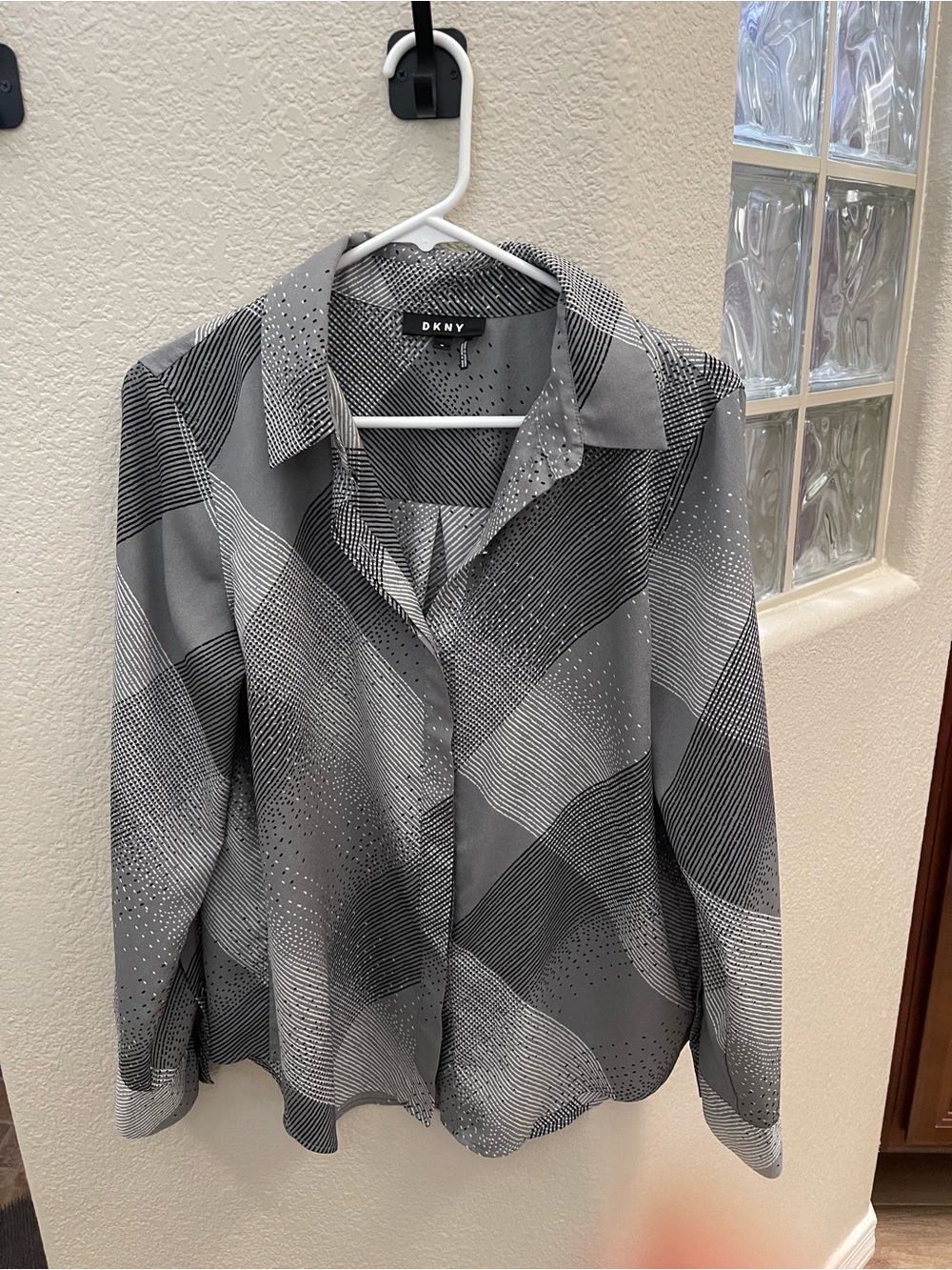 DKNY Gray & Black Patterned Button-Down Shirt